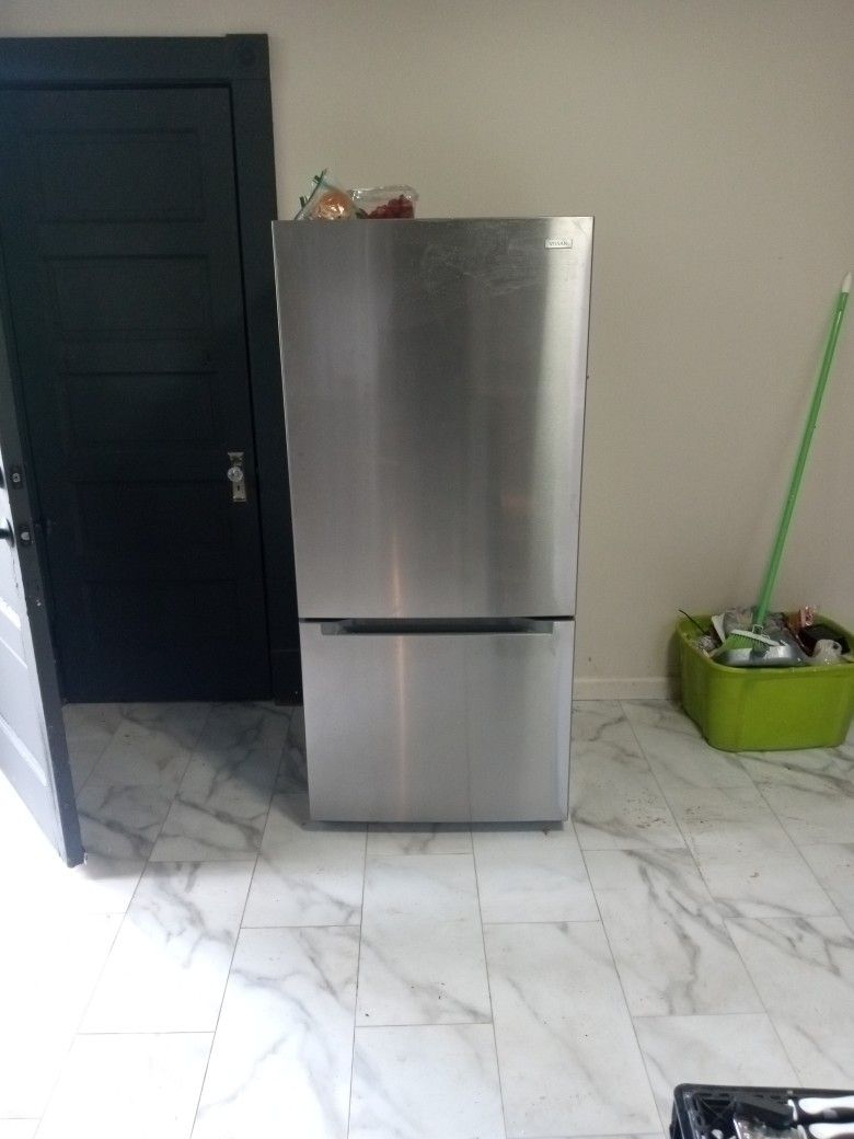 Vissani Silver Refrigerator