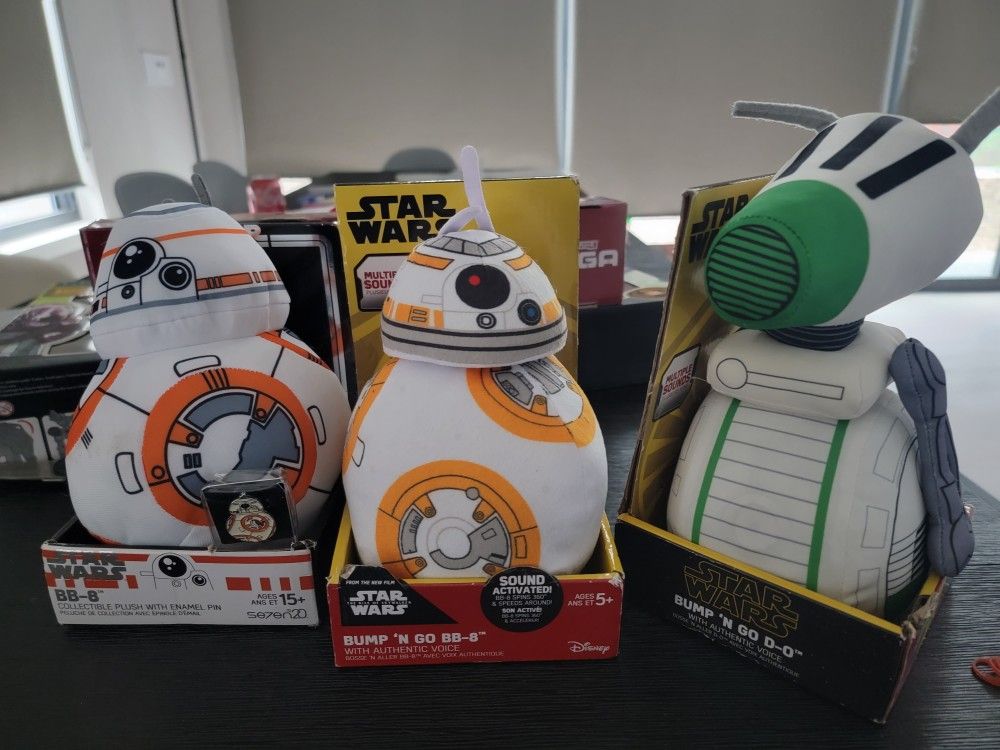 Star Wars Bump n Go BB8 And D-0 And BB8 Plush with Enamel Pin