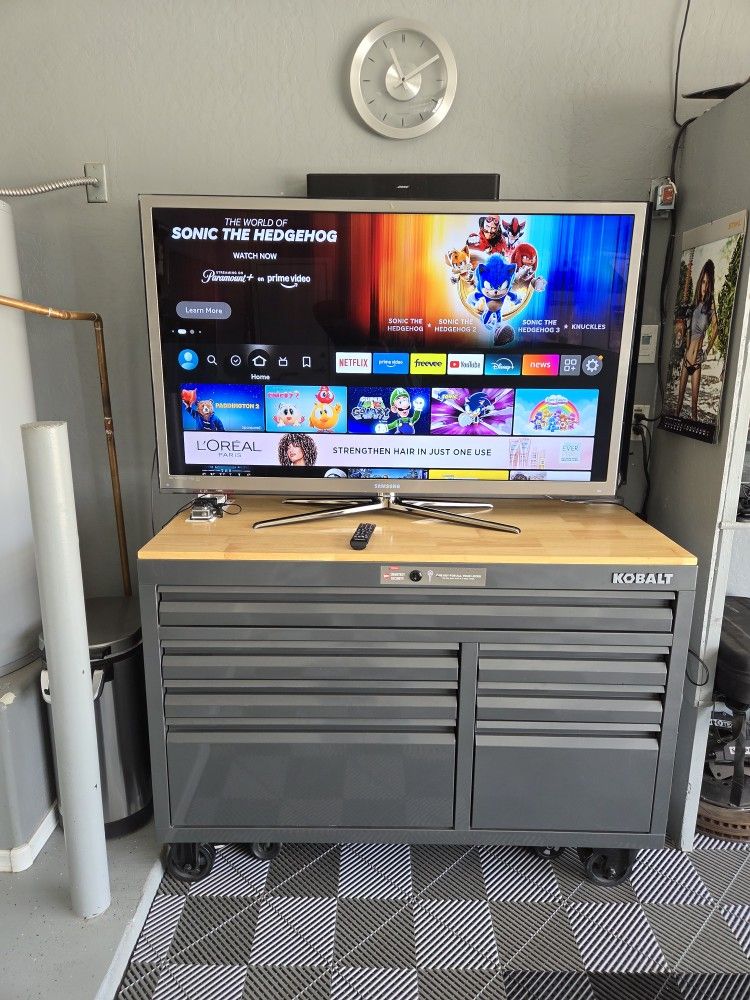 Slim 55" Samsung TV (Good working condition) Near Higley and Germann in Gilbert