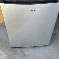 Mini Fridge 