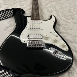 SQUIER FENDER GUITAR