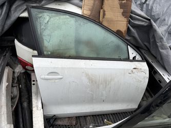 2011-2018 Volkswagen Jetta Driver Door