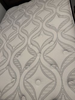 Queen Size Bed Frame With Mattress
