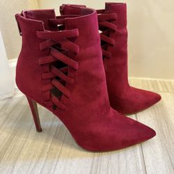 Women’s Size 7.5 ALDO Suede Leather Fuschia High Heeled Booties 