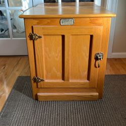2 White Clad Simmons Hardware End Tables 