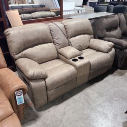 Power Reclining Love Seat With Power Head