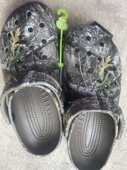 Classic Realtree edge, clogs men's size 10 women's size 12 new with tags