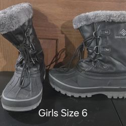 Girls Size 6 Winter Boots