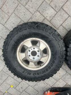 285/75R16 mud tires & rims