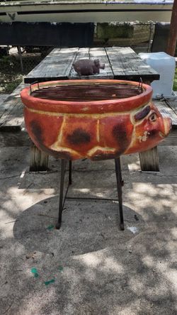 Never used,, barbeque grill