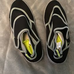 Swim Shoes Size 2/3