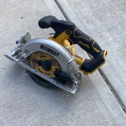Dewalt Saw