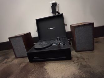 Crosley Record Player with Speakers