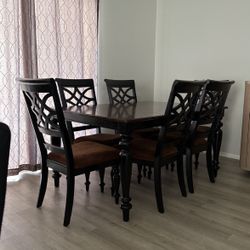 6 Chair Dining Table With Detachable Extension For Length