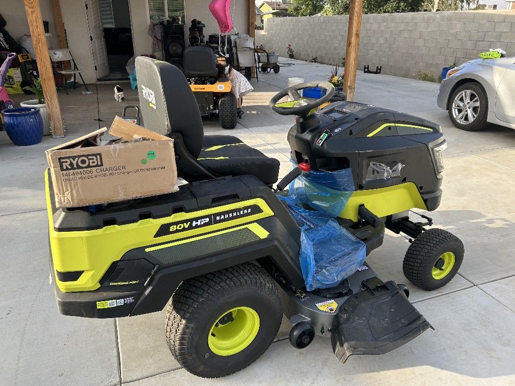 RYOBI
80V HP Brushless 46 in. Battery Electric Cordless Riding Lawn Tractor with (3) 80V 10Ah Batteries and Charger