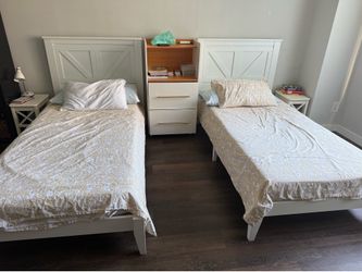 Moving Must Go / Only serious person / Cash Only
