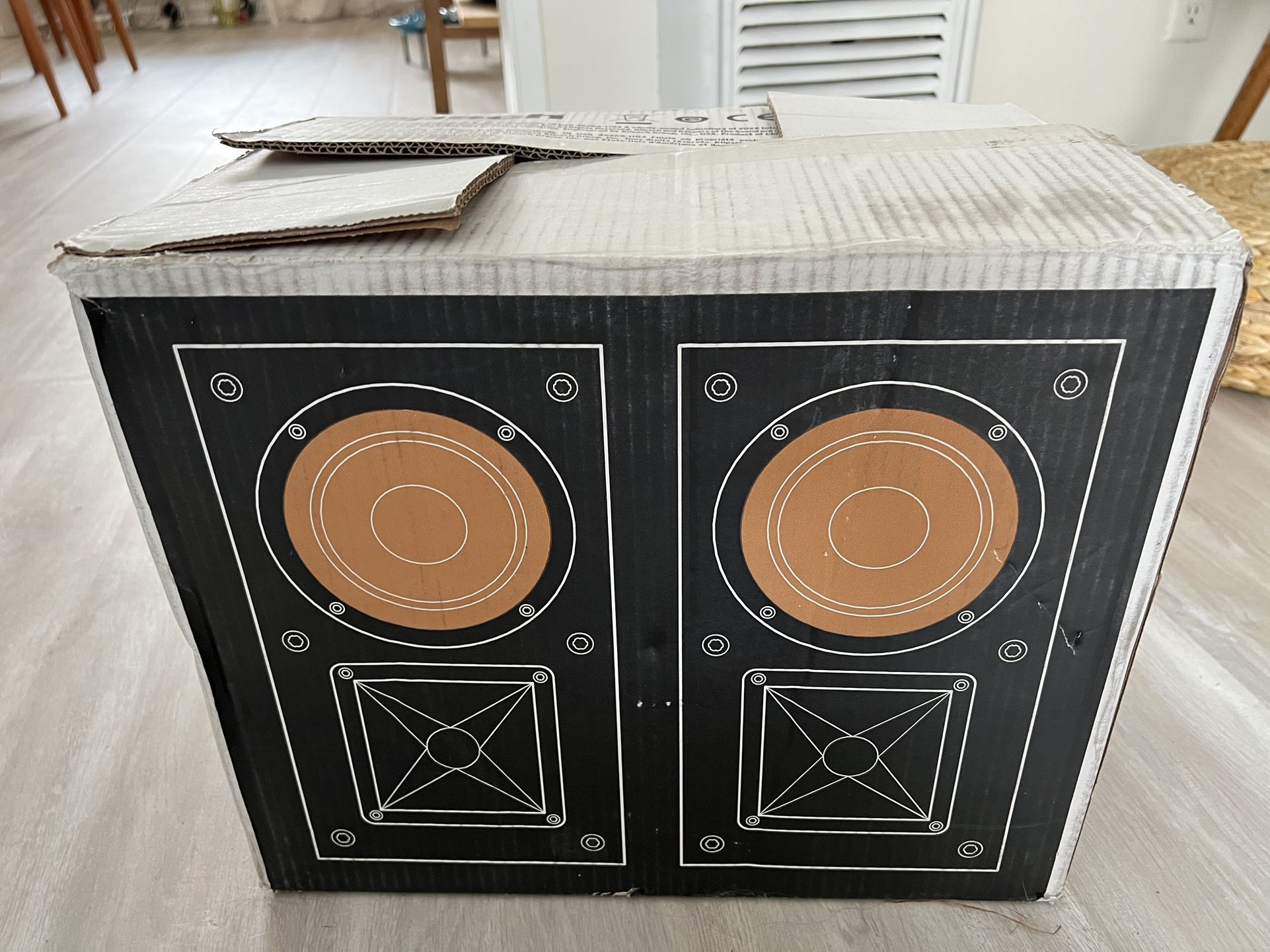 Brand New In The Box Klipsch R14 Speakers