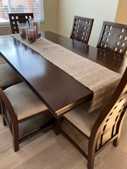 Dining Table with 6 Chairs