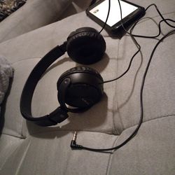 Sony Over Ear Head Phones Wired 