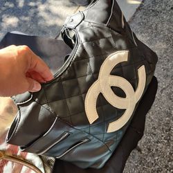 Chanel bag for Sale in Los Angeles, CA - OfferUp