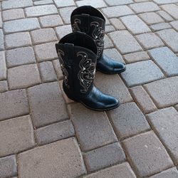 Women's Black Boots. Size 5. New.