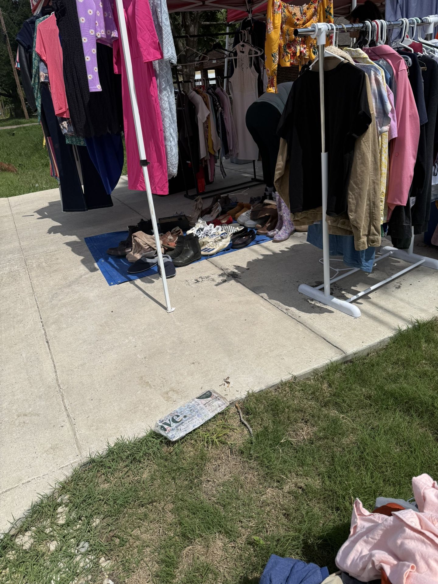 Free Stuff, Cosas Gratis. 9820 Royce Dr Dallas Texas 75217