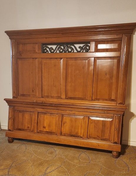 Queen Size Bedroom Set