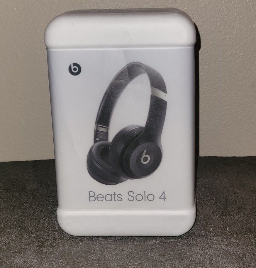 Dre Beats Solo 4 Wireless Headphones New In Box (Black)