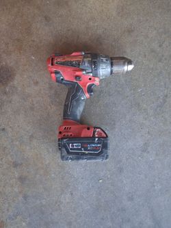 Milwaukee fuel drill w battery