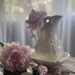 Petite Vintage Pitcher & Basin Set – Romantic Shelf Accent