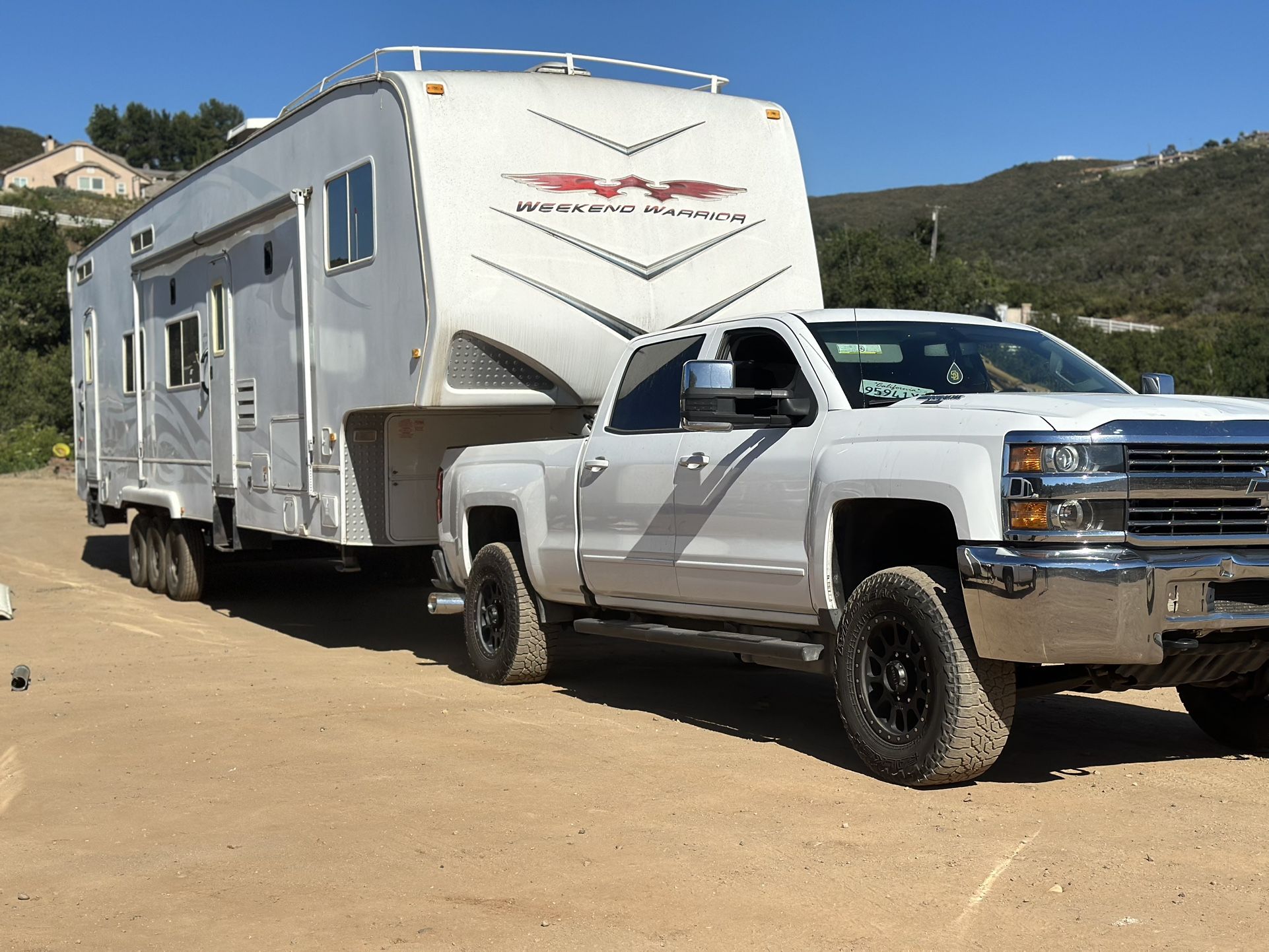 2009 Weekend Warrior 35LED 5th Wheel
