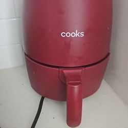 🍟 Cooks Air Fryer – $18 🍟