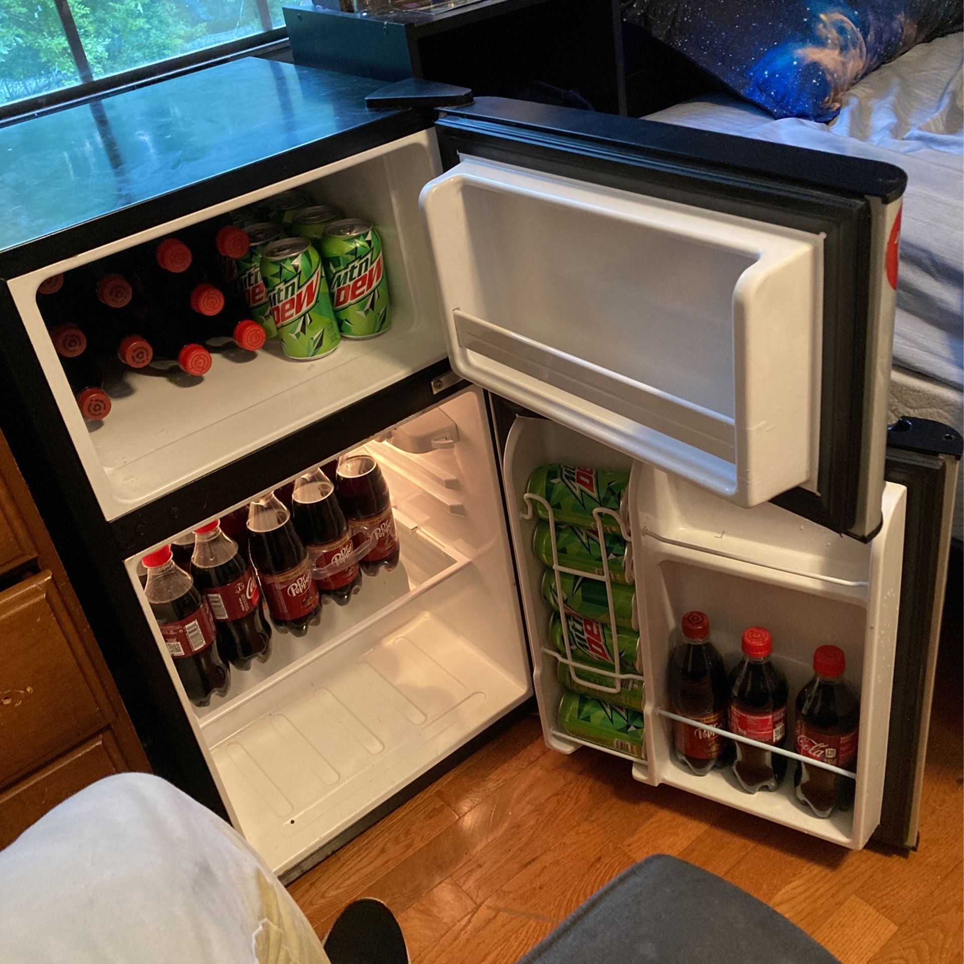 Mini Fridge 