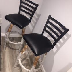 2 Black Bar Stools——-CASH & CARRY—-SERIOUS INQUIRIES ONLY