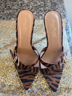 Anne Michelle Mule Heels Size 7