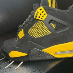 Jordan 4 Retro Yellow Thunder