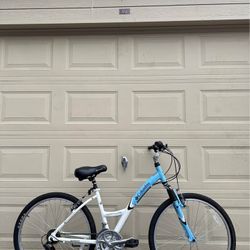 Columbia Northway Women’s Comfort Bike – Step-Thru Frame – 26” Wheels