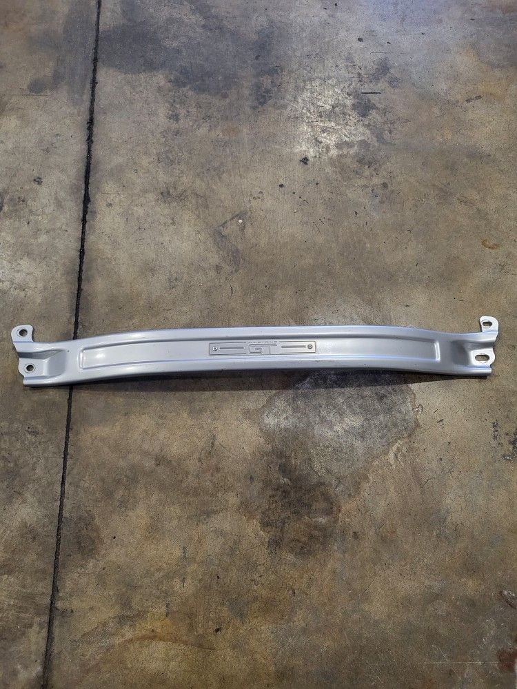19 Mustang Tower Brace