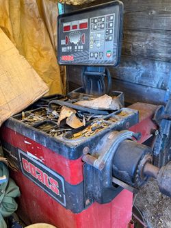 Tire balance machine