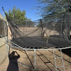 Trampoline 
