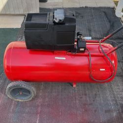 Air Compressor 25 Gal. Woks Great.
