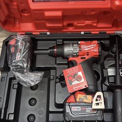 Milwaukee M18 Fuel Hammer Drill With 2 Batteries 
