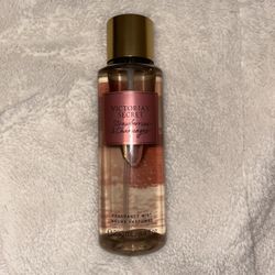 strawberries & champagne perfume