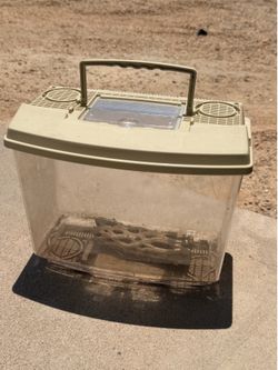 Plastic Reptile Carrying Cage with Lid  (LxWxH): 8” x 12.5” x