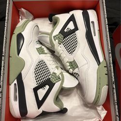 Jordan 4’s