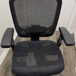 Staples Hyken Ergonomic Mesh Swivel Task Chair Black UN59460