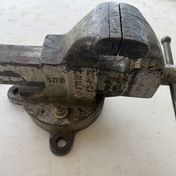 Vintage Morgan Chicago 130  4in. Swivel Base Bench Vise American Made USA