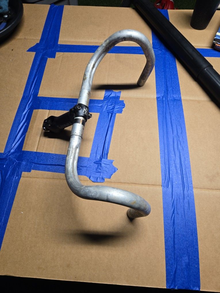 ROAD BIKE HANDLEBAR