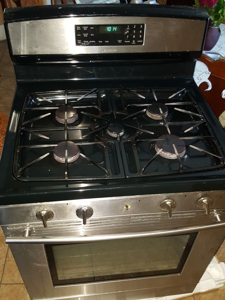 Jenn air stove/oven model JGR8875QDS