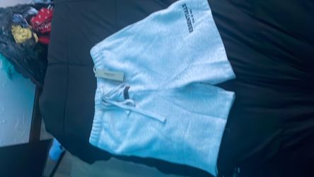 Essentials shorts light oatmeal